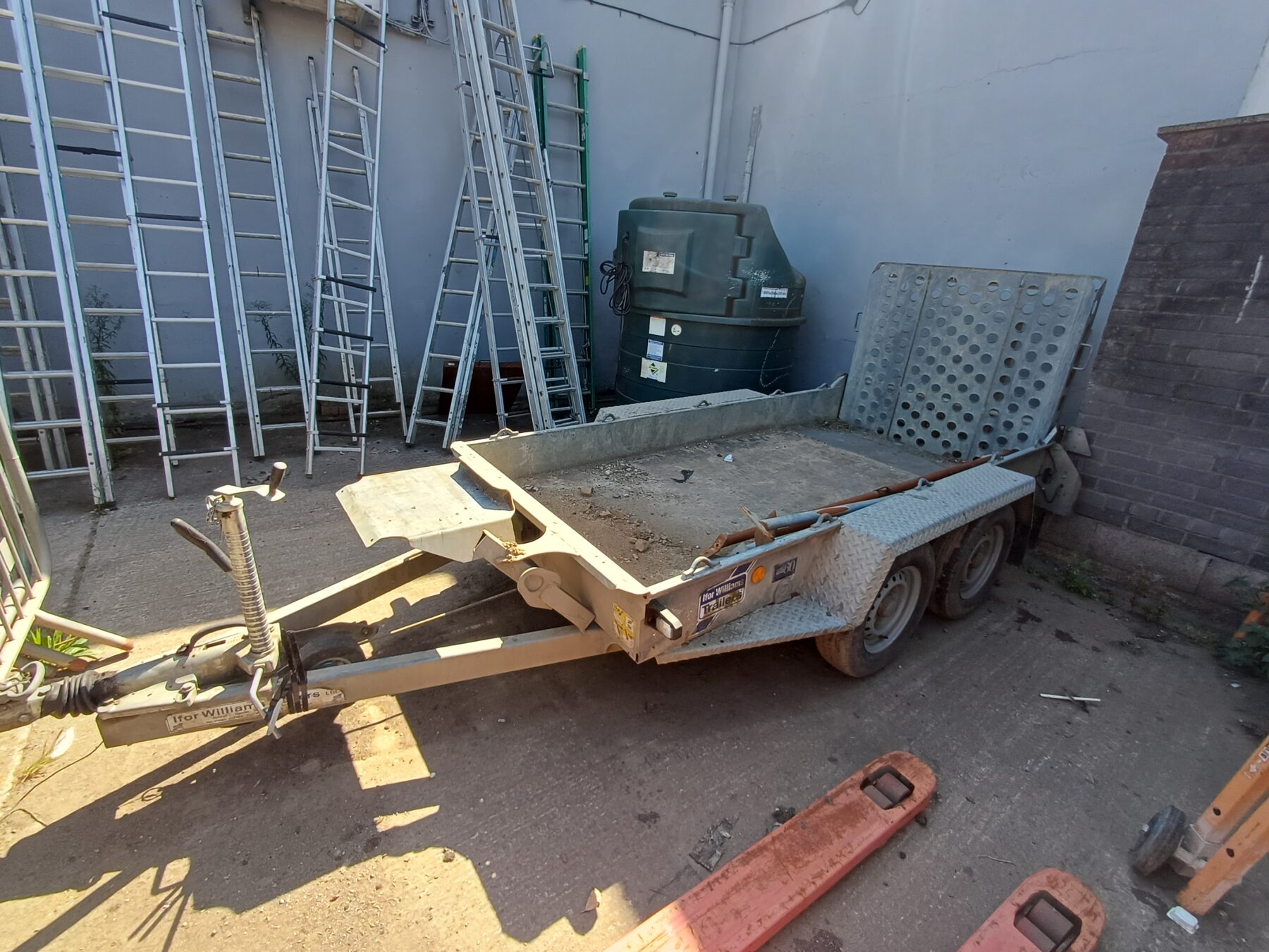 Phase 8<br>Entire Contents of 2 Tool Hire Depots